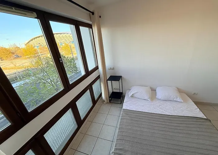 L'escale D'ovalie, Ggl Stadium, Parking, Tram * Montpellier