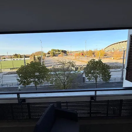 L'escale D'ovalie, Ggl Stadium, Parking, Tram